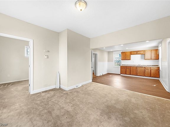 5th image of 9610 Edmunds Ave