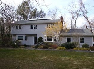 9 Old Post Rd, East Setauket, NY 11733