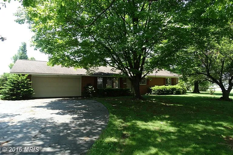 386 Wayburn St photo 1