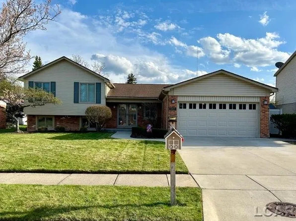 15691 Cumberland St, Riverview, MI 48193