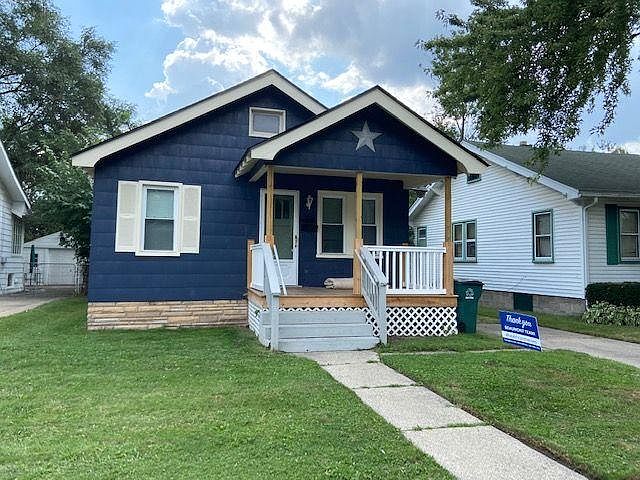 Front of home with front porch