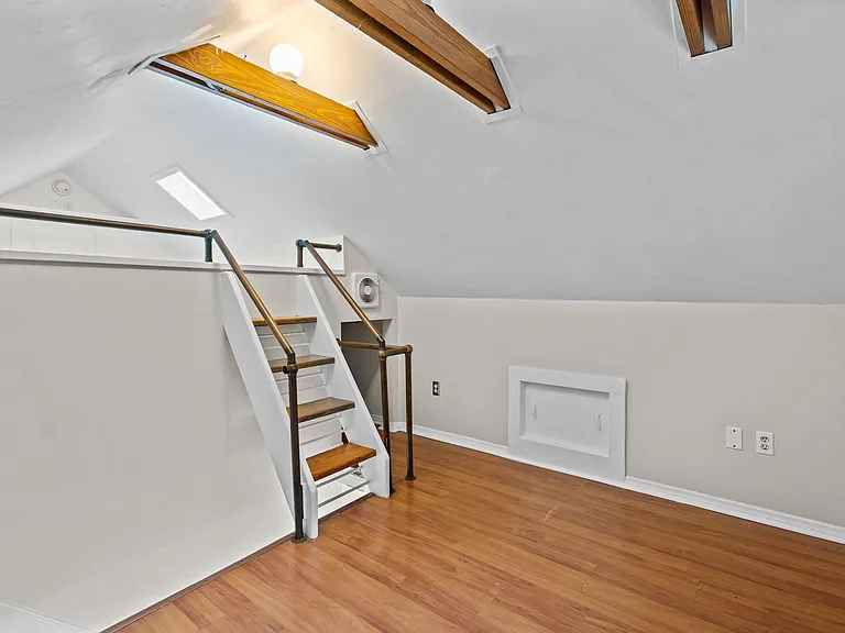 25 Desoto Pl — Photo 3