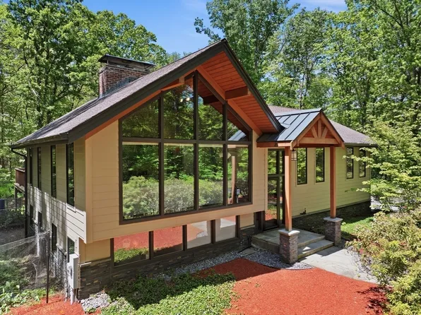 26 Dennis Cir, Northborough, MA 01532
