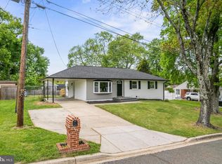 913 Applewood St, Capitol Heights, MD 20743