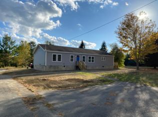693 Elm St, Newport, ME 04953