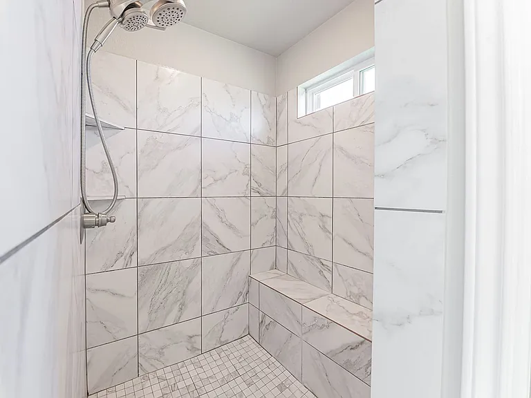 810 Earp Dr — Photo 23