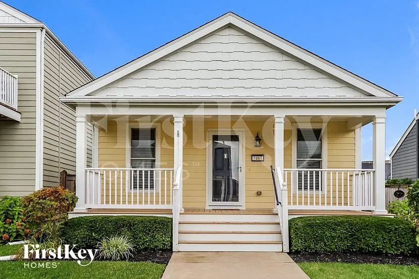 3 bed, 3.0 bath, 2340 sqft, $3,350 — Photo 1