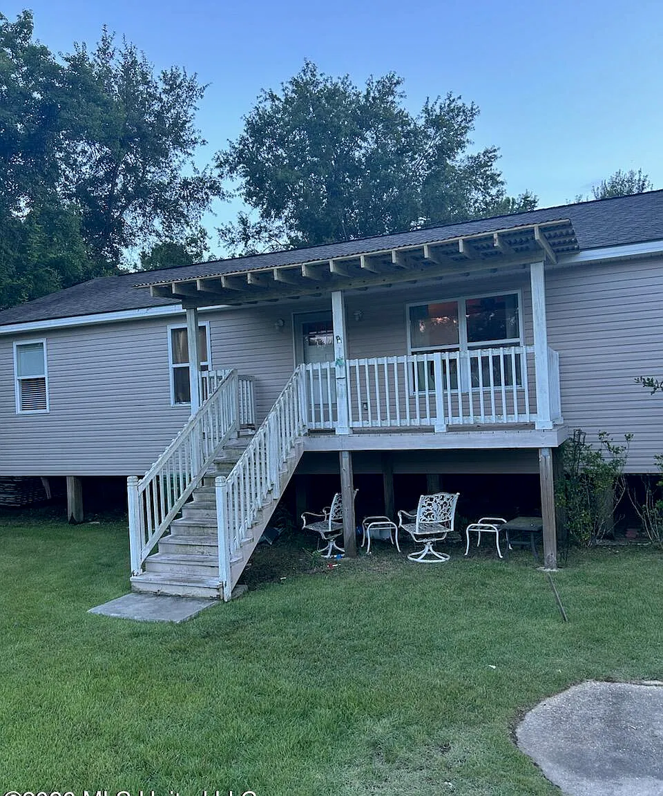 4 bed, 2.0 bath, 1624 sqft, $1,950 — Photo 2