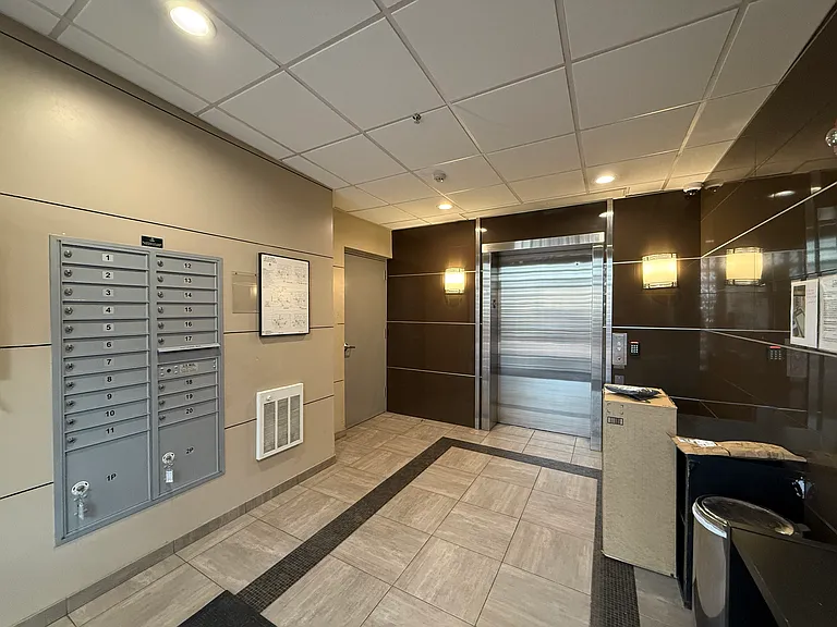 1284 N Downing St #504 — Photo 25