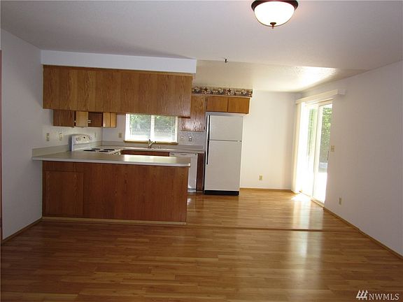 3rd image of 18912 10th Avenue Ct E
