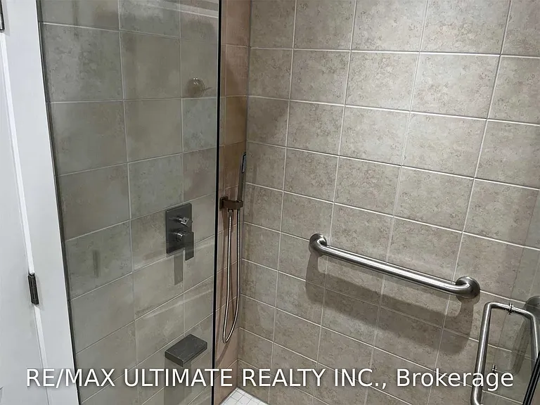 1065B Saint Clair Ave W — Photo 18