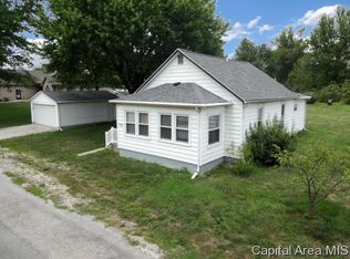 706 Borah Ave, Tovey, IL 62570