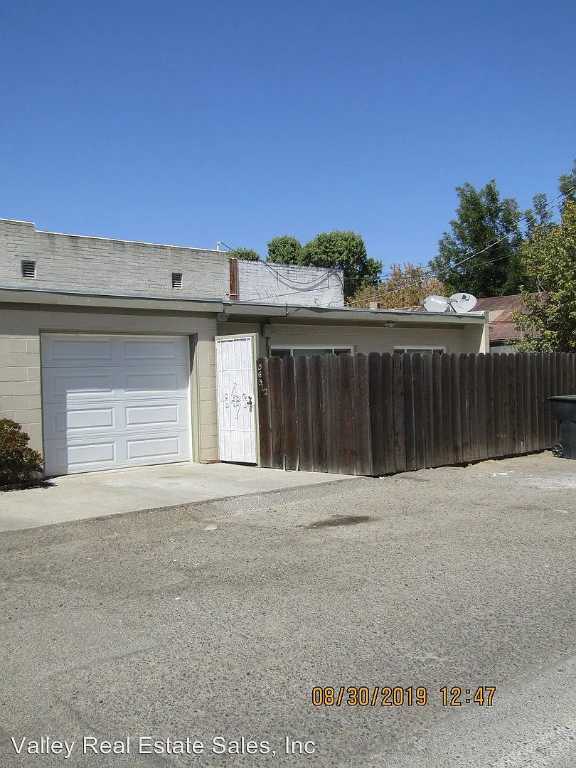563 1/2 4th Ave photo 1