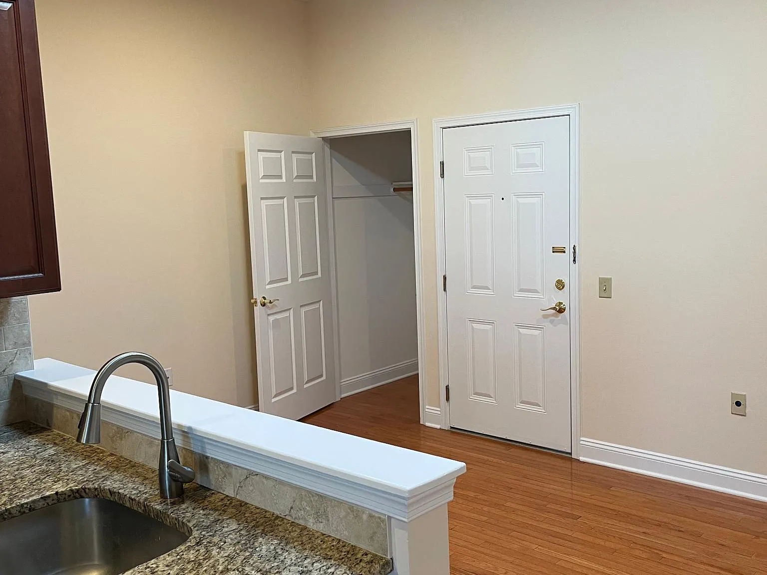 1 bed, 618 sqft, $1,950 — Photo 2