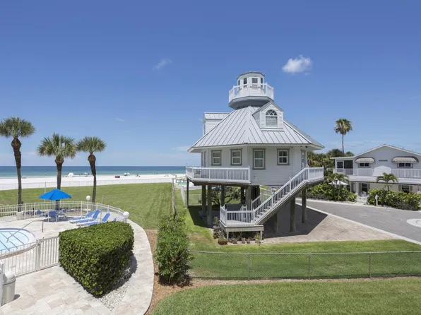 80 180th Ave W, Redington Shores, FL 33708