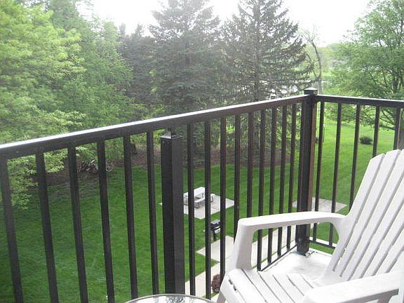 5th image of 100 W Park Circle Dr APT 4I