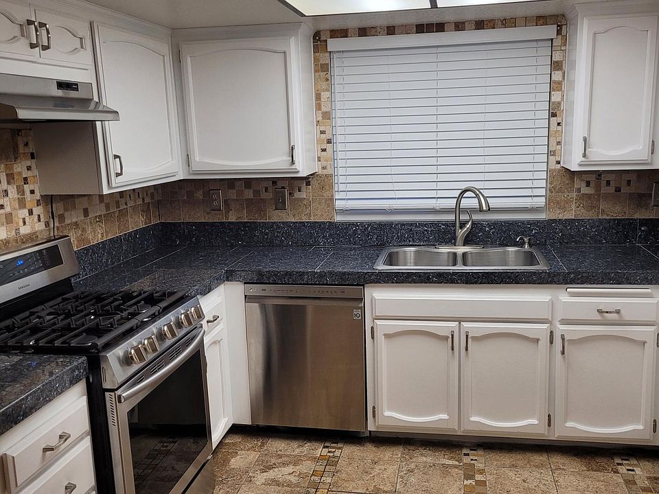 1st image of 2865 N Palm Ave