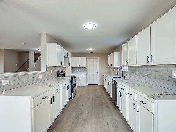 3rd image of 11025 Binkley Dr