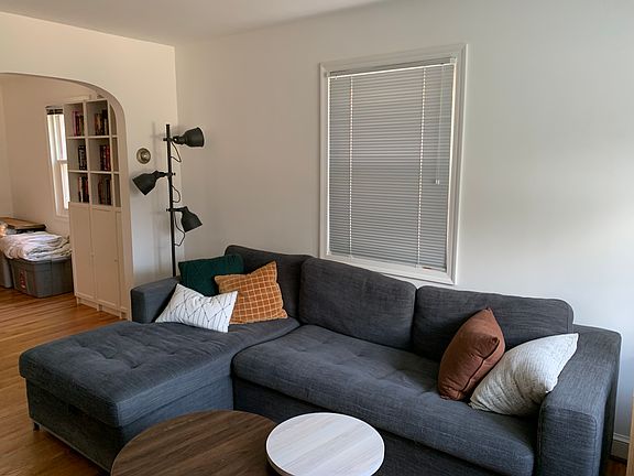 3rd image of 9 E Myrtle St