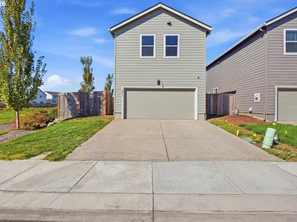 2295 Livesay Ln, Woodburn, OR 97071
