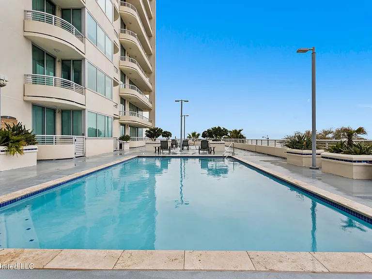 2060 Beach Blvd #707 — Photo 30