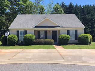 100 Water Oak Ln, Central, SC 29630