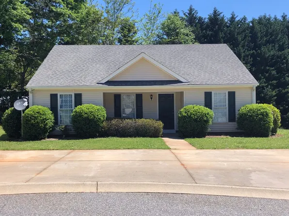Bright home with large features near Clemson University!