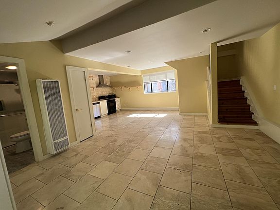 4th image of 838 Shrader St APT A