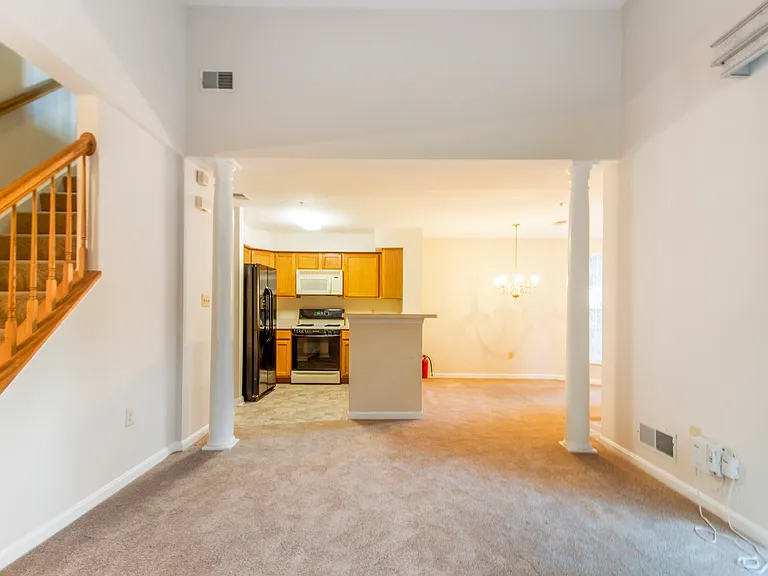 9900 Sassafras Ln — Photo 9