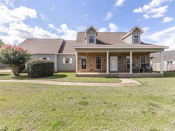 2nd image of 302 Autumn Woods Dr #39