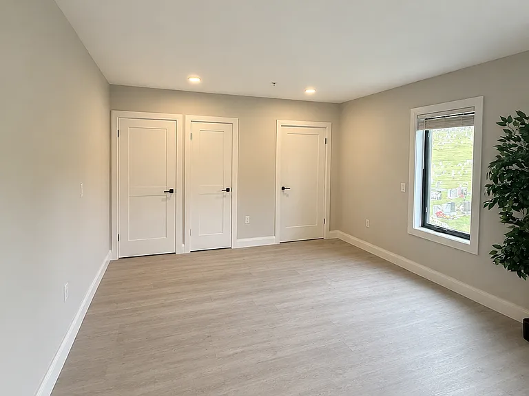 1600 54th St #202 — Photo 7