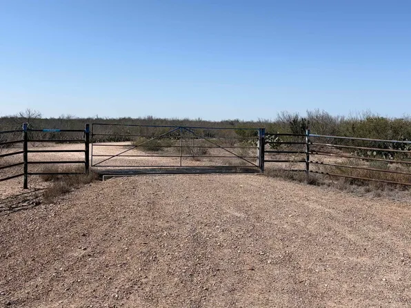 364 Ranch Rd, Laredo, TX 78041