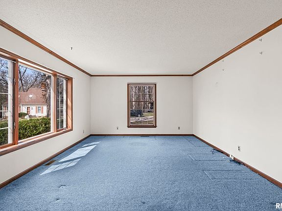 5th image of 3424 Bluff Rd
