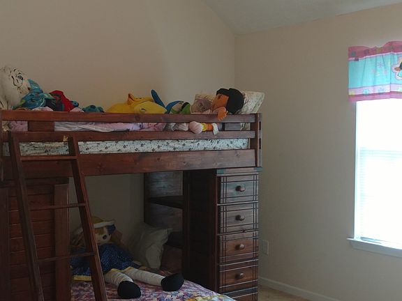 Vaulted ceilings in bedrooms