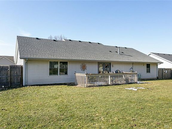 4th image of 3265 Redbud Dr