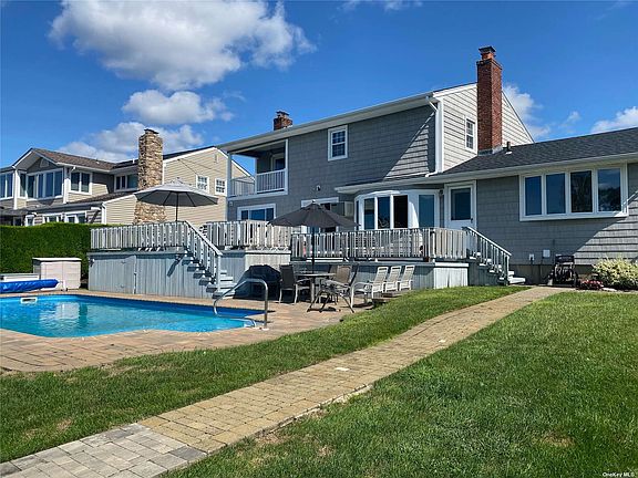 2nd image of 284 Bayview Ave