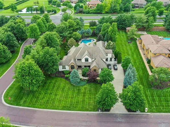 15320 Perry St, Overland Park, KS 66221