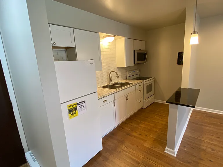 121 S Washington St #7 — Photo 1