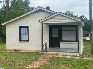 173 Watson St, Laurens, SC 29360