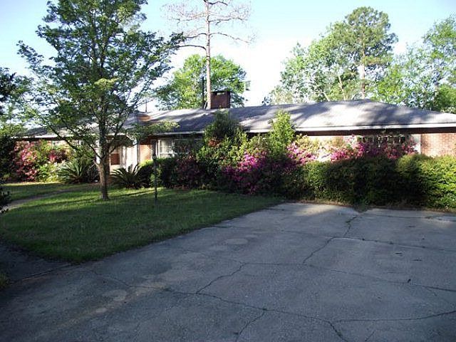 2nd image of 1310 Azalea Cir