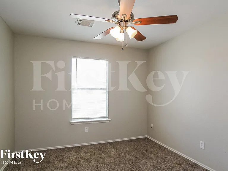 8126 Liberty Point Ln — Photo 11