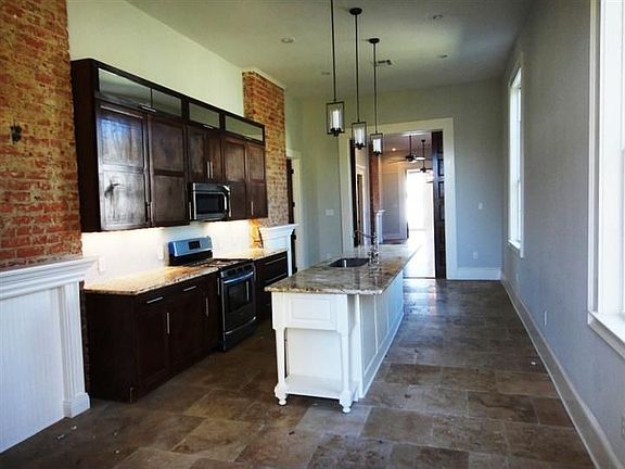 3rd image of 2320 Annunciation St