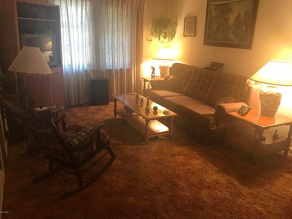 4th image of 404 Orange Ave