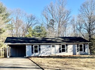 205 Cedar Forest Ln, Mocksville, NC 27028