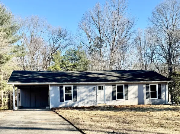 205 Cedar Forest Ln, Mocksville, NC 27028