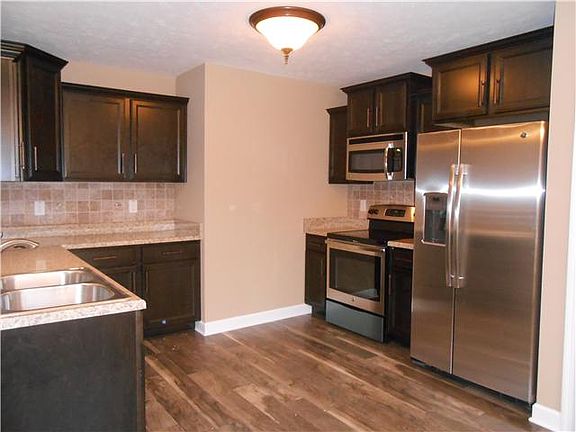4th image of 221 Fox Xing Lot 221