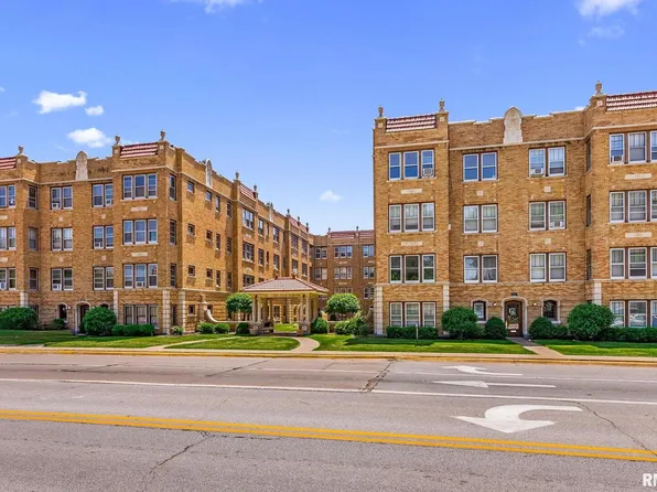 1618 18th Ave APT 30, Rock Island, IL 61201