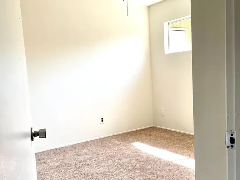 2213 Dayton Ave — Photo 8
