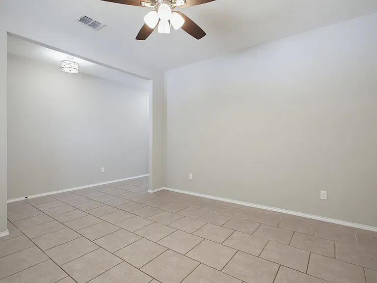 723 Trinity Star — Photo 4