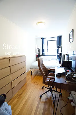 Rented by Street Realty Brokerage LLC | media 8